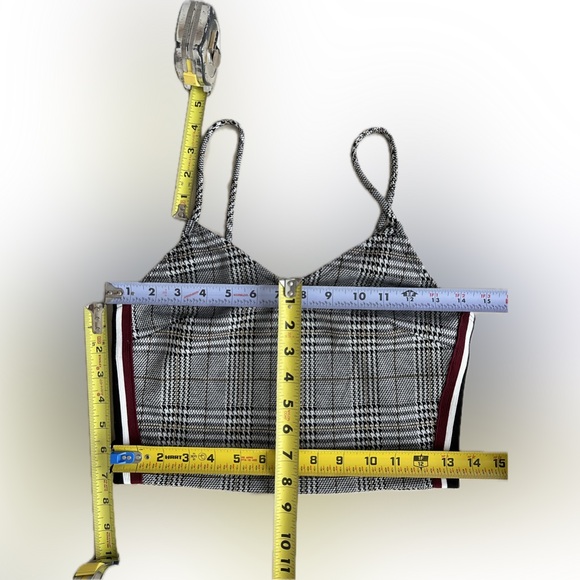 ❓Outfit — MINI SKIRT & CROP TOP SET by Guess / Combo — Plaid — Size Small - Picture 9 of 17